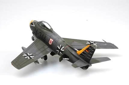 Hobby Boss F-86F-40 Sabre