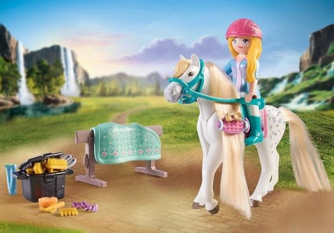 Playmobil Zestaw z figurkami Horses 71354 Isabella i Lioness z myjnią dla koni