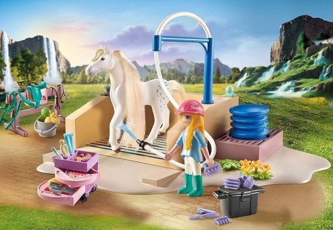 Playmobil Zestaw z figurkami Horses 71354 Isabella i Lioness z myjnią dla koni