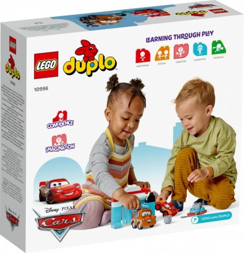 LEGO Klocki DUPLO 10996 Disney and Pixars Cars Zygzak McQueen i Złomek - myjnia