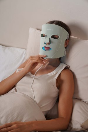 Nanoleaf Wellness LED Therapy Mask - maska do terapii światłem LED