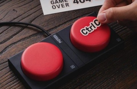 8BitDo Mechanical Keyboard - C64 Ed.