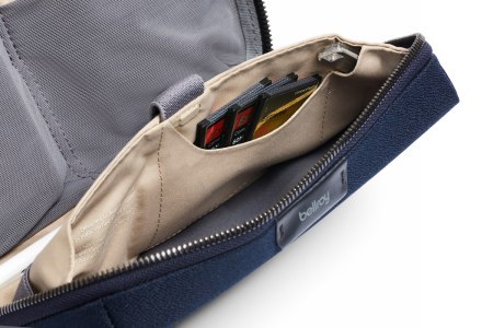 Bellroy Tech Kit - organizer na akcesoria mobilne (navy)