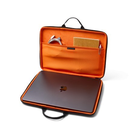 UAG Civilian Shock Sleeve - etui ochronne z uchwytem do MacBook 15" - 16" (black)