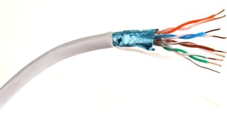 KABEL SKRĘTKA GETFORT CAT.5E F/UTP PVC 1m
