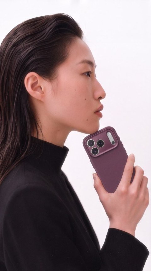 Decoded AntiMicrobial Silicone Backcover - etui do iPhone 18 Pro / 17 Pro kompatybilne z MagSafe (plum)