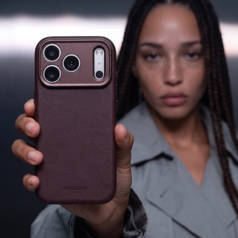 Decoded Leather Backcover - skórzane etui do iPhone 18 Pro Max / 17 Pro Max kompatybilne z MagSafe (chocolat brown)